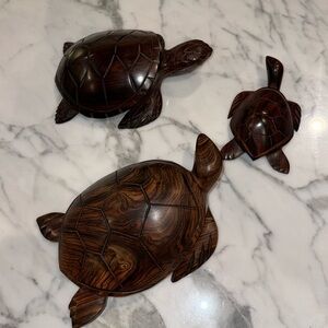 Wood carved turtles - set of 3